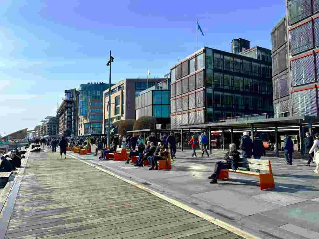 Aker brygge on a sunny spring day